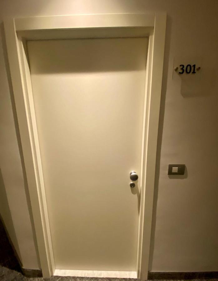 Hnn Luxury Apartments Genoa Bagian luar foto