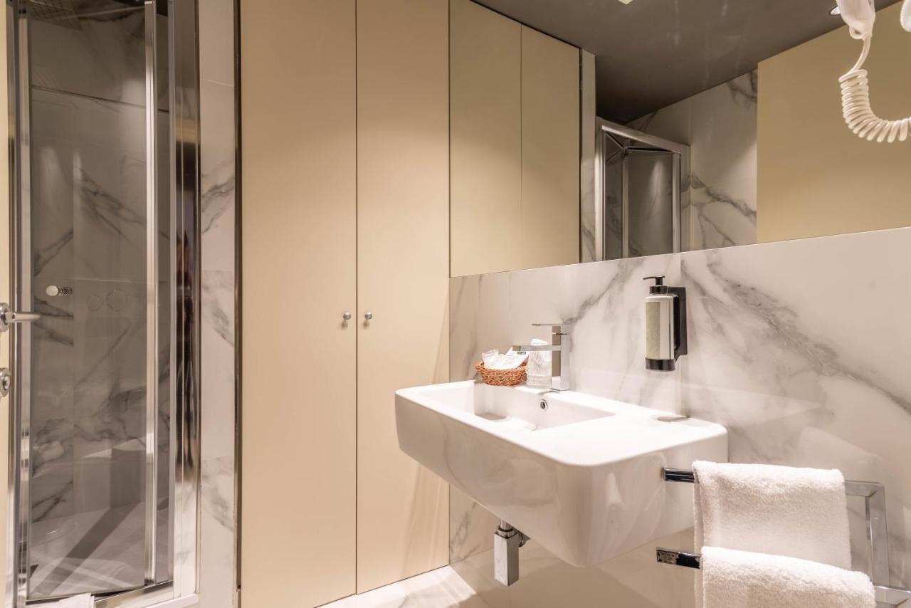 Hnn Luxury Apartments Genoa Bagian luar foto